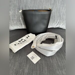 Dakota Bucket Bag 16